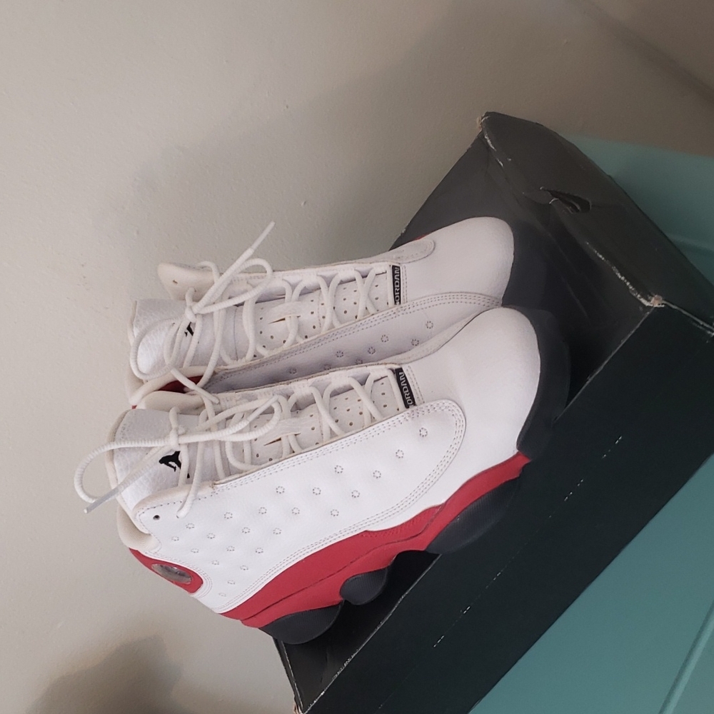 JORDANS 13s